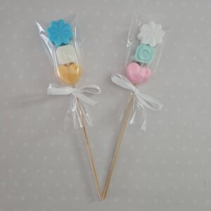 Brocheta figurita + inicial + corazón